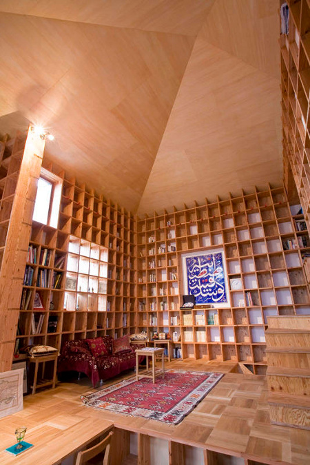 Kazuya Morita Architecture Studio bookshelf house